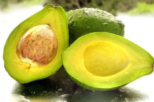 Avocado से प्राकृतिक मुखौटे