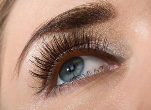 अभिव्यंजक देखो: eyelashes और भौहें के लिए देखभाल